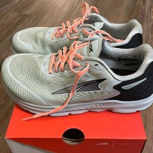 Altra Torin 5 SIZE: 9